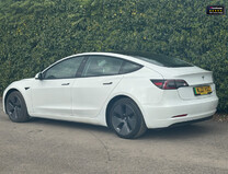 Tesla Model 3 (Dual Motor) Long Range Saloon 4dr Electric Motor Auto 4WDE (346 ps) 31