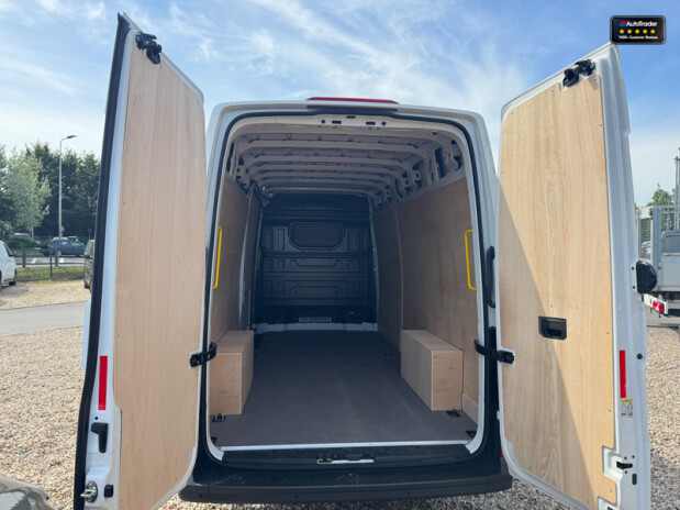 Volkswagen Crafter LWB L3H2 High Roof Cr35 Tdi Commerce Plus Sensors EURO 6 8