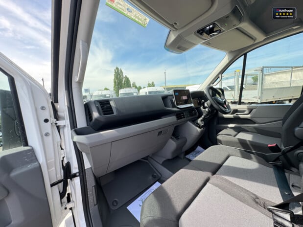 Volkswagen Crafter LWB L3H2 High Roof Cr35 Tdi Commerce Plus Sensors EURO 6 13