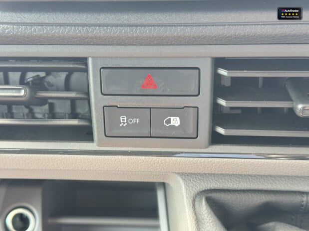 Volkswagen Crafter LWB L3H2 High Roof Cr35 Tdi Commerce Plus Sensors EURO 6 42