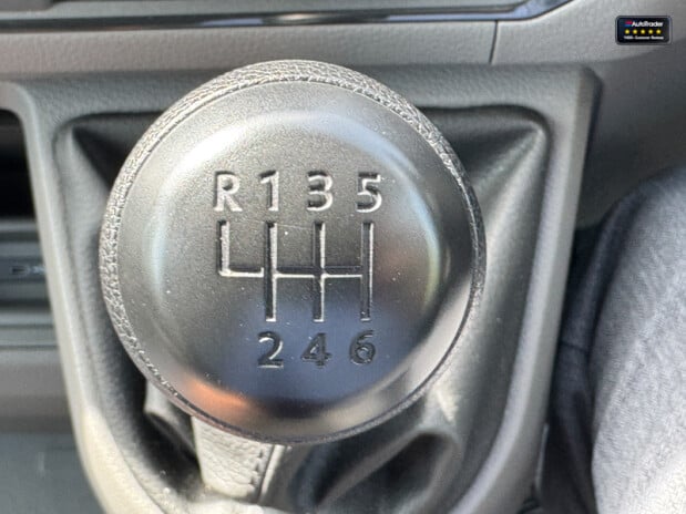 Volkswagen Crafter LWB L3H2 High Roof Cr35 Tdi Commerce Plus Sensors EURO 6 44
