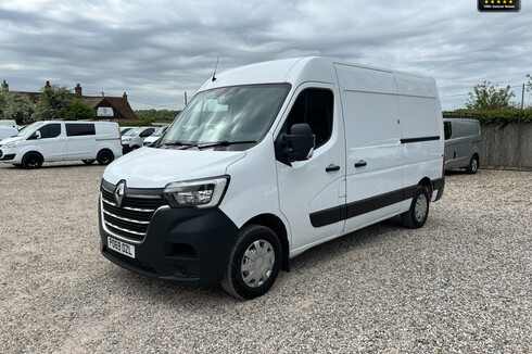 Renault Master MWB L2H2 Medium Roof Mm35 Business Plus Energy Dci EURO 6 NO VAT