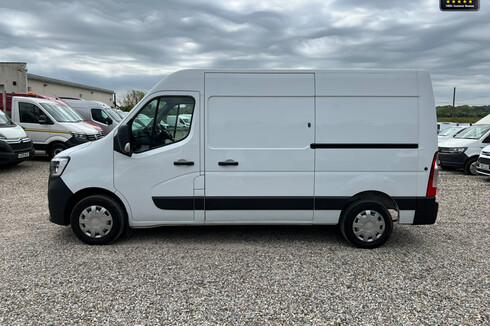 Renault Master MWB L2H2 Medium Roof Mm35 Business Plus Energy Dci EURO 6 NO VAT