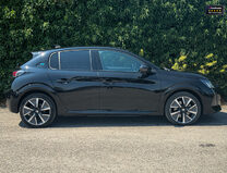 Peugeot 208 (Sold) 50kWh GT Premium Hatchback 5dr Electric Motor Auto (7kW Charger) (13 32