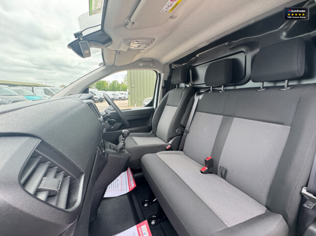 Vauxhall Vivaro LWB L2H1 Low Roof F2900 Prime Air Con Navigation Sensors EURO 6 12