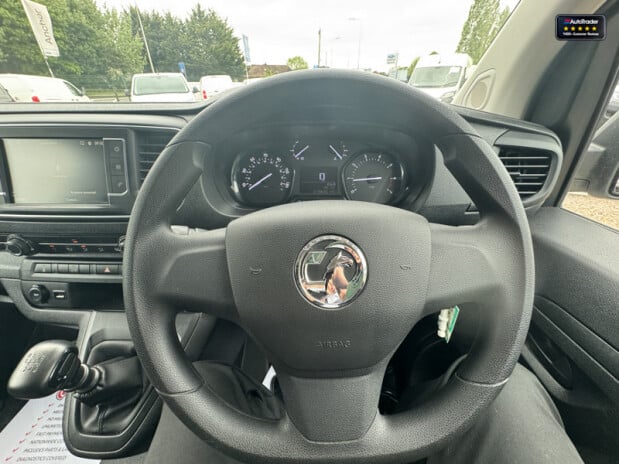 Vauxhall Vivaro LWB L2H1 Low Roof F2900 Prime Air Con Navigation Sensors EURO 6 15