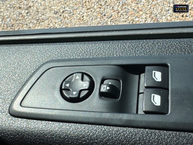 Vauxhall Vivaro LWB L2H1 Low Roof F2900 Prime S/S Air Con Navigation Sensors EURO 6 22