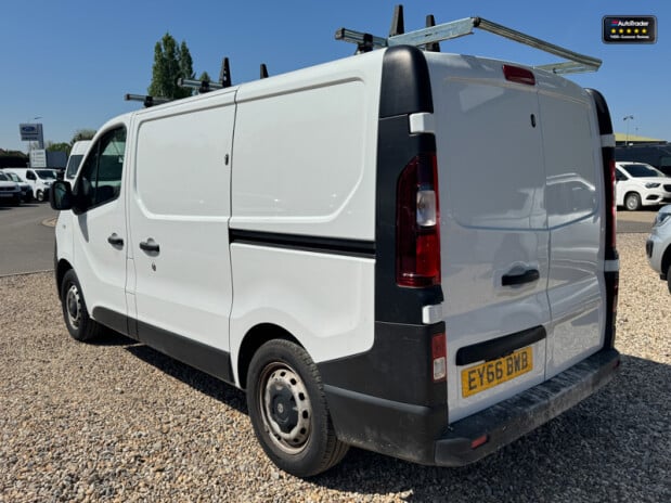 Vauxhall Vivaro SWB L1H1 Low Roof 2700 Cdti EURO 6 9