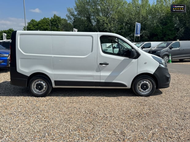 Vauxhall Vivaro SWB L1H1 Low Roof 2700 Cdti EURO 6 5