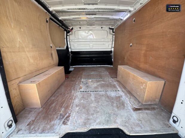 Vauxhall Vivaro SWB L1H1 Low Roof 2700 Cdti EURO 6 9