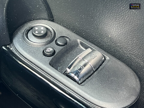 Mini Hatch John Cooper Works Hatchback 3dr Petrol Auto Euro 6 (s/s) (231 ps)[Tadley] 42
