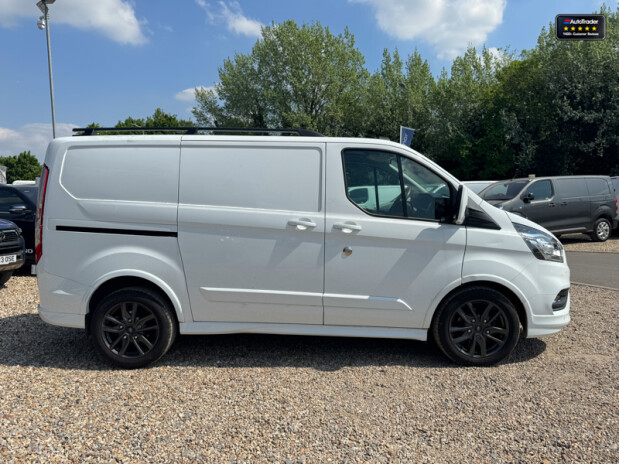 Ford Transit Custom AUTO SWB L1H1 290 Sport Air Con Alloys Nav Sensors EURO 6 5