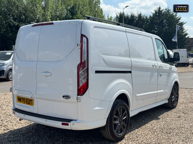 Ford Transit Custom AUTO SWB L1H1 290 Sport Air Con Alloys Nav Sensors EURO 6 6