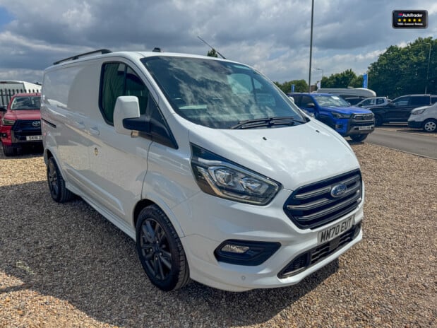 Ford Transit Custom AUTO SWB L1H1 290 Sport Air Con Alloys Nav Sensors EURO 6 4