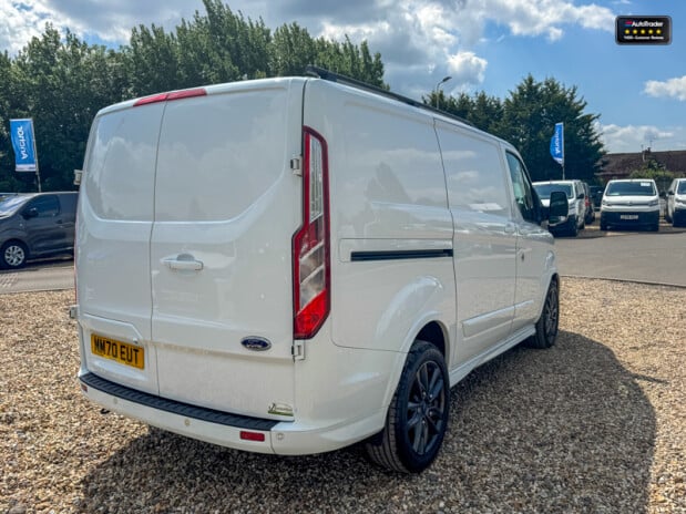 Ford Transit Custom AUTO SWB L1H1 290 Sport Air Con Alloys Nav Sensors EURO 6 6
