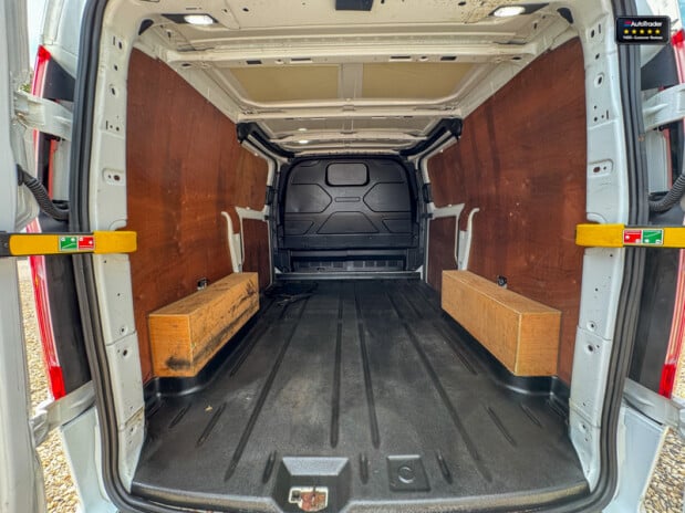 Ford Transit Custom AUTO SWB L1H1 290 Sport Air Con Alloys Nav Sensors EURO 6 9