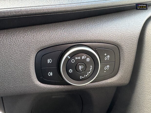 Ford Transit Custom AUTO SWB L1H1 290 Sport Air Con Alloys Nav Sensors EURO 6 23