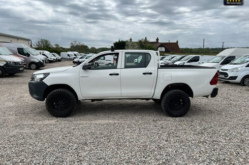Toyota Hilux Crew Cab 4X4 Active 4WD Air Con Alloys Tow Bar EURO 6 NO VAT