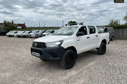 Toyota Hilux Crew Cab 4X4 Active 4WD Air Con Alloys Tow Bar EURO 6 NO VAT