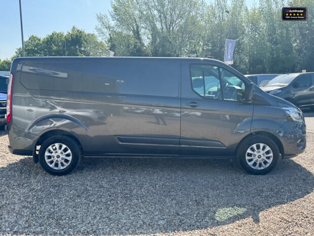 Ford Transit Custom AUTO LWB L2H1 300 Limited Air Con Alloys Sensors EURO 6 NO VAT 5