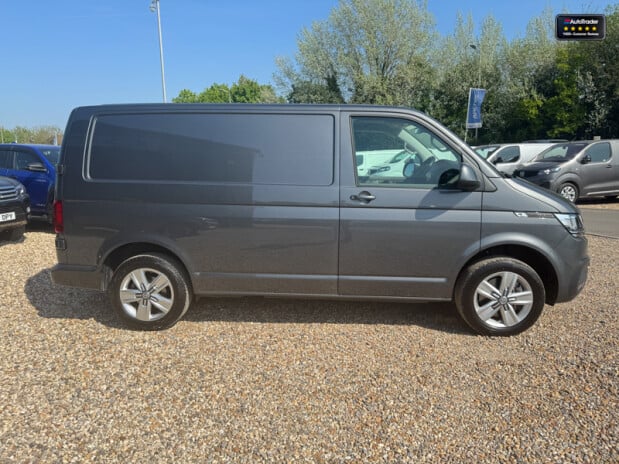 Volkswagen Transporter AUTO SWB L1H1 T30 Tdi Highline Alloys Air Con Camera EURO 6 NO VAT 5