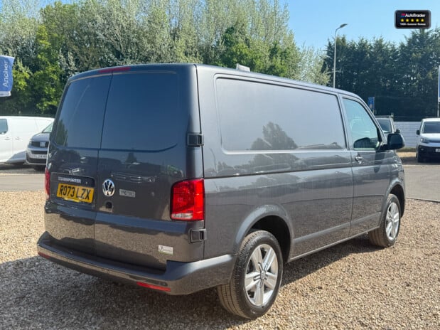 Volkswagen Transporter AUTO SWB L1H1 T30 Tdi Highline Alloys Air Con Camera EURO 6 NO VAT 6