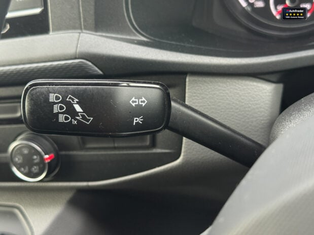 Volkswagen Transporter AUTO SWB L1H1 T30 204bhp Tdi Highline Alloys Air Con Camera EURO 6 SELECT 21