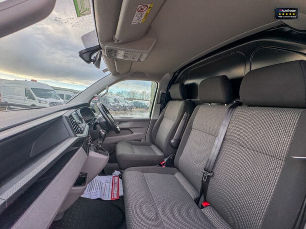 Volkswagen Transporter AUTO SWB L1H1 T30 204bhp Tdi Highline Alloys Air Con Camera EURO 6 SELECT 14