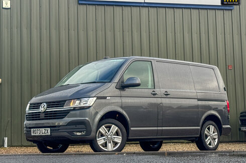 Volkswagen Transporter AUTO SWB L1H1 T30 204bhp Tdi Highline Alloys Air Con Camera EURO 6 SELECT