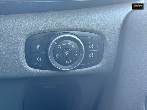 Ford Transit Custom AUTO SWB L1H1 290 Sport Alloys Air Con Camera Sensors EURO 6 NO VAT 31
