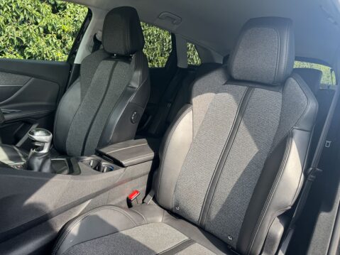 Peugeot 3008 (Sold) 1.2 PureTech Allure SUV 5dr Petrol Manual Euro 6 9