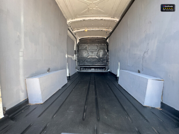 Ford Transit LWB L3H2 Medium Roof 350 Leader P/V Ecoblue 9