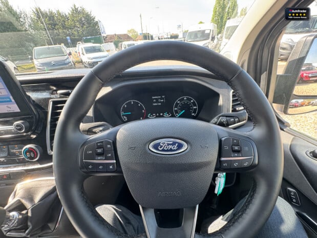 Ford Transit Custom Crew Cab SWB L1H1 300 Limited Alloys Air Con Cruise Sensors EURO 6 20