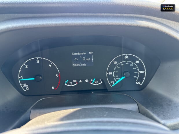 Ford Transit Custom Crew Cab SWB L1H1 300 Limited Alloys Air Con Cruise Sensors EURO 6 23
