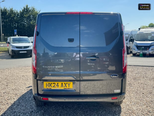 Ford Transit Custom Crew Cab SWB L1H1 300 Limited Alloys Air Con Cruise Sensors EURO 6 8