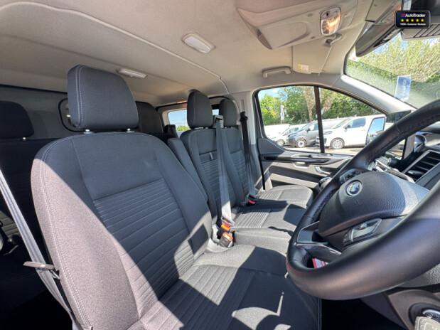 Ford Transit Custom Crew Cab SWB L1H1 300 Limited Alloys Air Con Cruise Sensors EURO 6 18