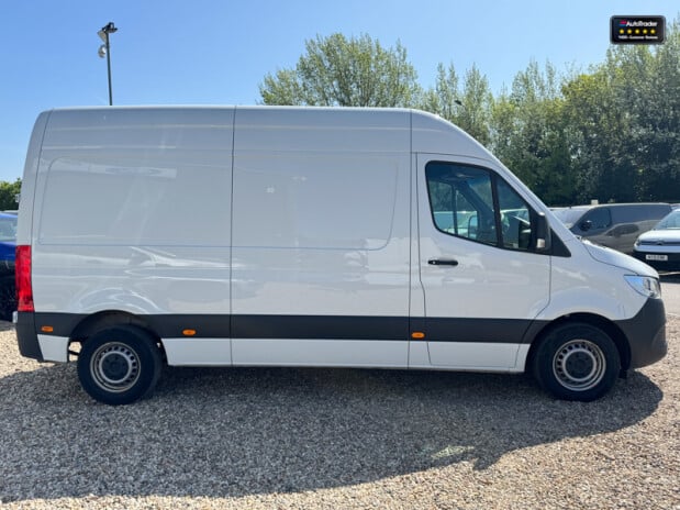 Mercedes-Benz Sprinter MWB L2H2 Medium Roof 315 Cdi Premium Air Con Sensors EURO 6 5