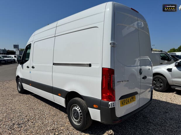 Mercedes-Benz Sprinter MWB L2H2 Medium Roof 315 Cdi Premium Air Con Sensors EURO 6 10