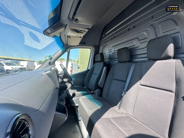 Mercedes-Benz Sprinter MWB L2H2 Medium Roof 315 Cdi Premium Air Con Sensors EURO 6 13