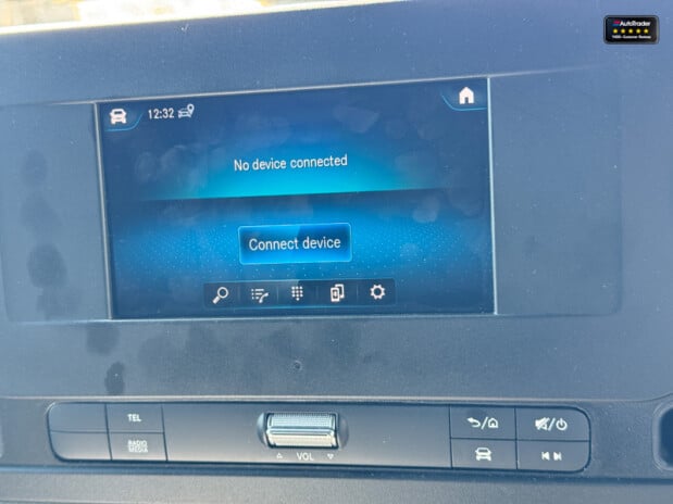 Mercedes-Benz Sprinter MWB L2H2 Medium Roof 315 Cdi Premium Air Con Sensors EURO 6 24