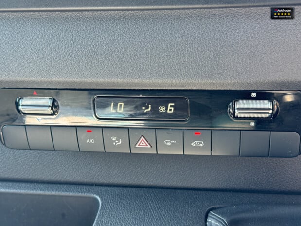 Mercedes-Benz Sprinter MWB L2H2 Medium Roof 315 Cdi Premium Air Con Sensors EURO 6 33