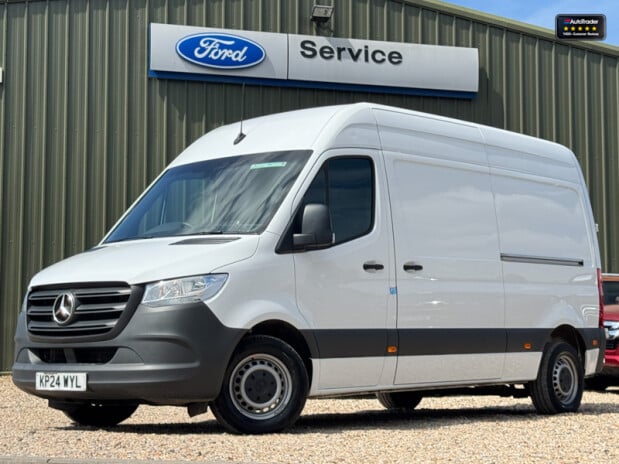 Mercedes-Benz Sprinter MWB L2H2 Medium Roof 315 Cdi Premium Air Con Sensors EURO 6 1