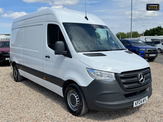 Mercedes-Benz Sprinter MWB L2H2 Medium Roof 315 Cdi Premium Air Con Sensors EURO 6 4