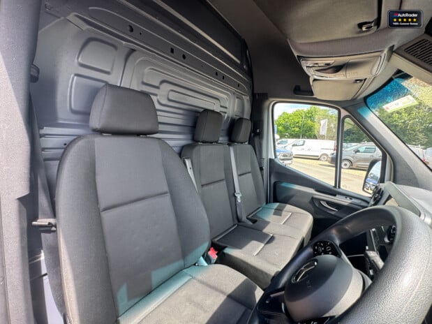 Mercedes-Benz Sprinter MWB L2H2 Medium Roof 315 Cdi Premium Air Con Sensors EURO 6 14