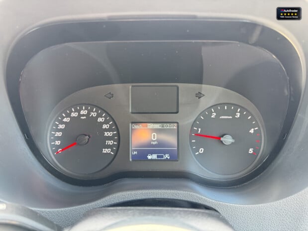 Mercedes-Benz Sprinter MWB L2H2 Medium Roof 315 Cdi Premium Air Con Sensors EURO 6 19