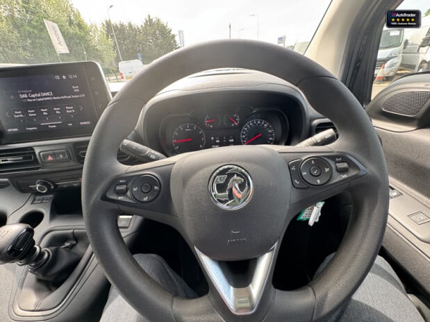 Vauxhall Combo SWB L1H1 Low Roof 2300 Pro Air Con Camera Nav Sensors EURO 6 NO VAT 16