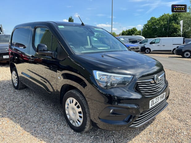 Vauxhall Combo SWB L1H1 [SOLD KH] Low Roof 2300 Pro Air Con Camera Nav Sensors EURO 6 NO V 4