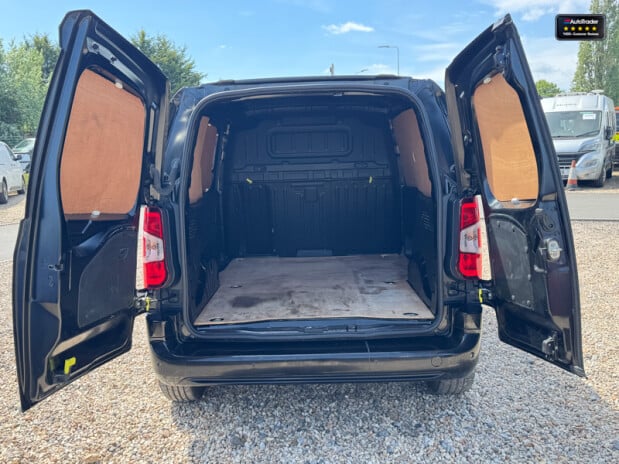 Vauxhall Combo SWB L1H1 [SOLD KH] Low Roof 2300 Pro Air Con Camera Nav Sensors EURO 6 NO V 8