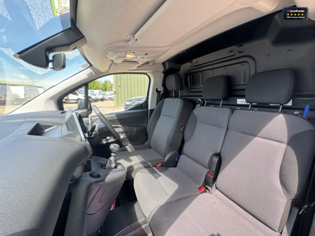Vauxhall Combo SWB L1H1 [SOLD KH] Low Roof 2300 Pro Air Con Camera Nav Sensors EURO 6 NO V 13