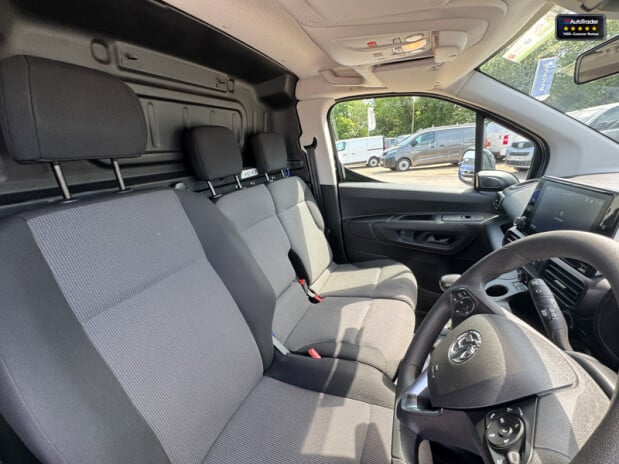 Vauxhall Combo SWB L1H1 [SOLD KH] Low Roof 2300 Pro Air Con Camera Nav Sensors EURO 6 NO V 14